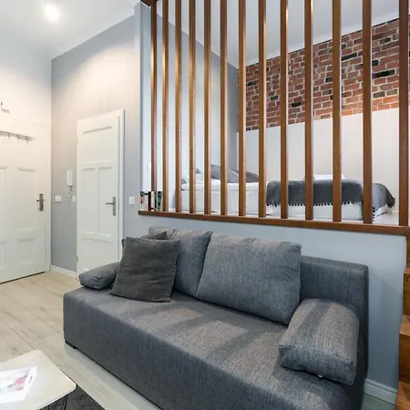 Old Town Swiety Wojciech Street - By Renters Poznan