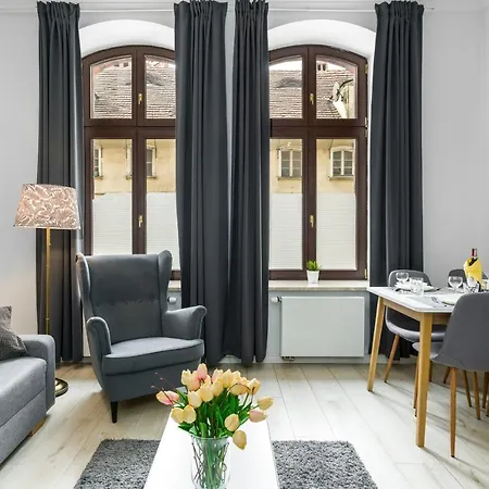 Old Town Swiety Wojciech Street - By Renters Daire *