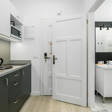 Old Town Swiety Wojciech Street - By Renters *