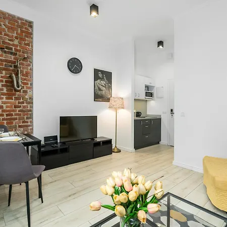 Old Town Swiety Wojciech Street - By Renters Poznan