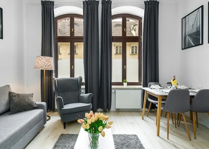 Old Town Swiety Wojciech Street - By Renters Daire *