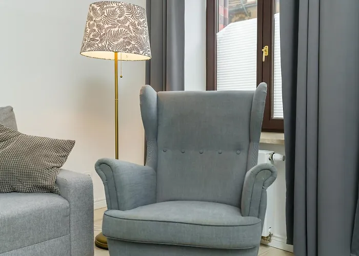 Old Town Swiety Wojciech Street - By Renters Poznan